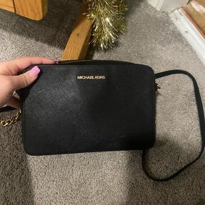 black michael kors purse